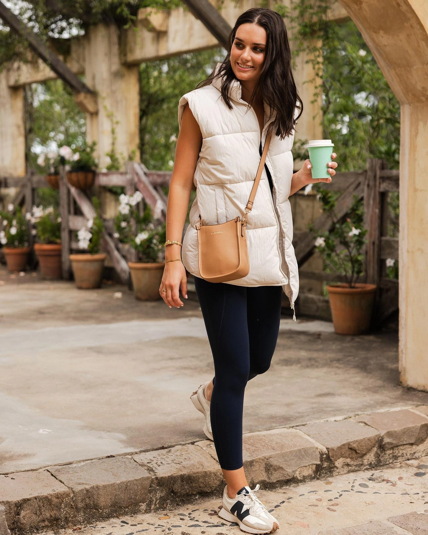Louenhide Parker Phone Crossbody Bag Camel