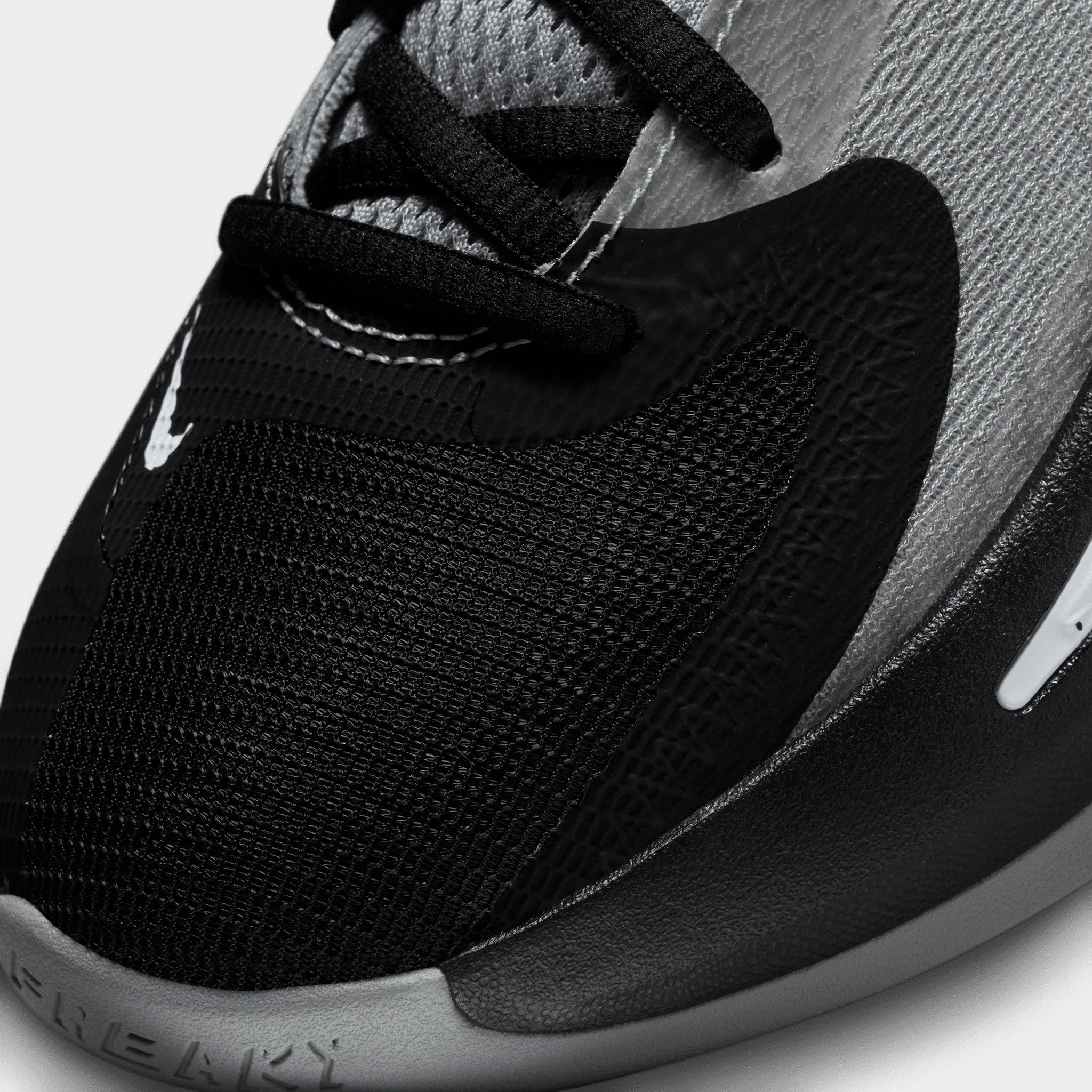 Nike Freak 4 GS Black / White - Light Smoke Grey